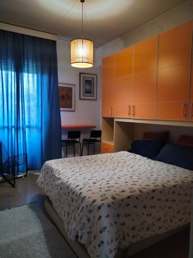 Redi Room Florens Exteriör bild