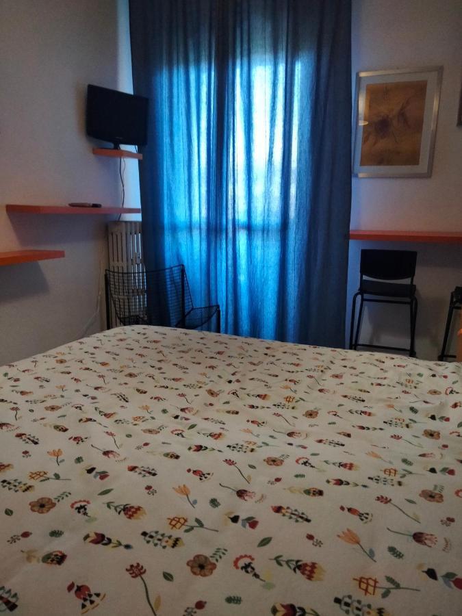 Redi Room Florens Exteriör bild